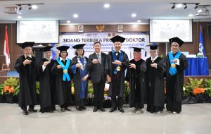 Sidang Terbuka Promosi Doktor Hari Terakhir Program Studi Teknik Industri Berlangsung Lancar
